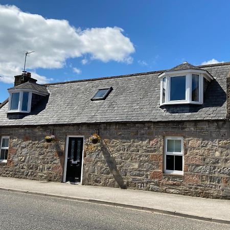 Islas Cottage, A Home In The Heart Of Speyside Dufftown Bagian luar foto