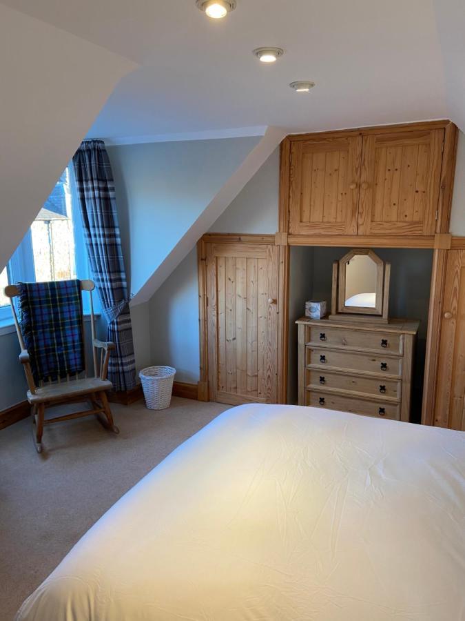 Islas Cottage, A Home In The Heart Of Speyside Dufftown Bagian luar foto