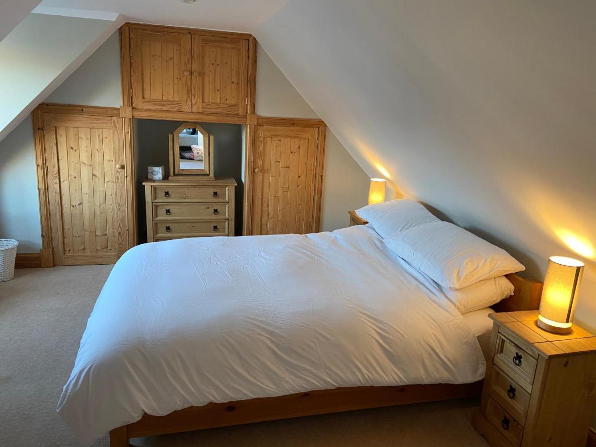 Islas Cottage, A Home In The Heart Of Speyside Dufftown Bagian luar foto
